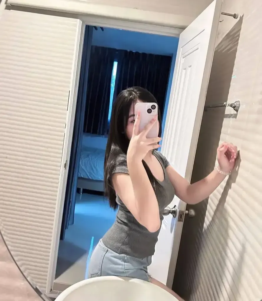 น้อง น้อง แบมแบม — สาทร